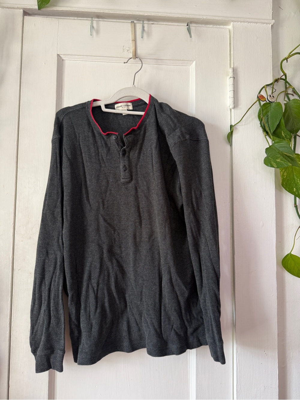 Crosby & Howard Men's Dark Gray Long-Sleeve Henley with Pink Trim